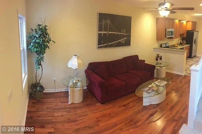 Building Photo - 3 Bedroom 2 Bath in Sparrows Point