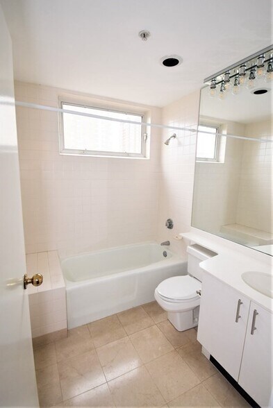 Building Photo - 6 Canal Park