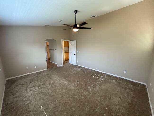 Building Photo - Beautiful Hidden Lake 3 Bed 3 Bath Home