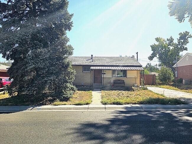 Building Photo - Ranch Style Home with 3 Bedrooms + 4th room/office, 2 Baths and RV parking!