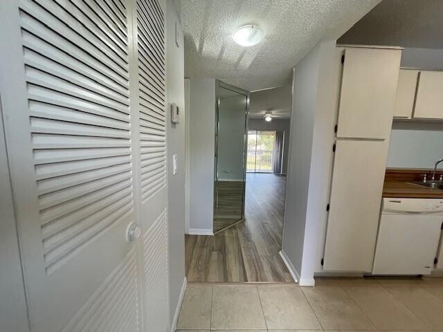 Building Photo - 8850 Royal Palm Blvd