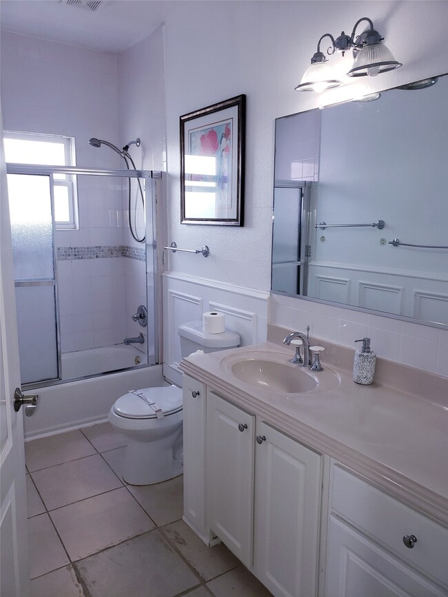 Building Photo - 3716 Sabrina