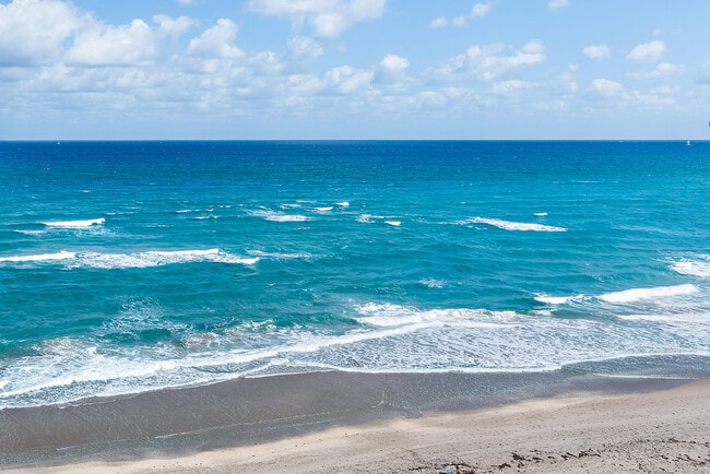 Building Photo - 5420 N Ocean Dr