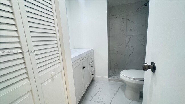 Building Photo - 18151 NE 31st Ct