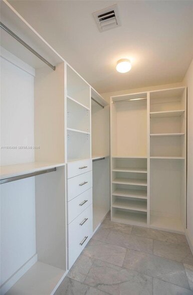 Building Photo - 650 NE 32nd St