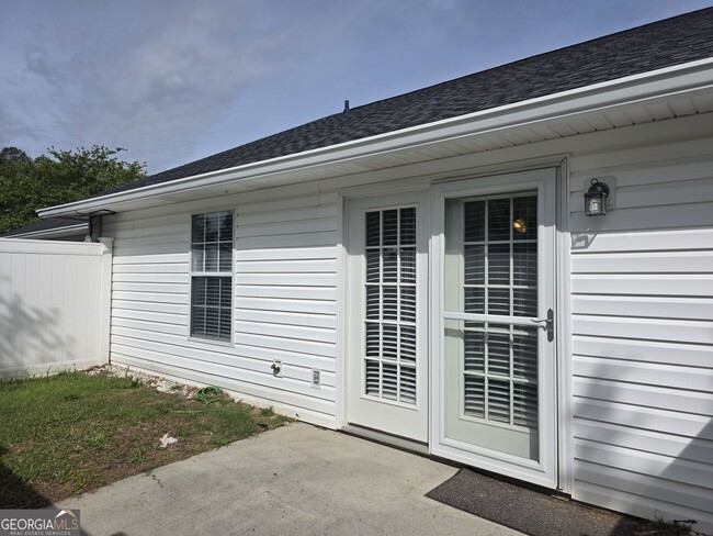 Building Photo - 136 Towne Pk E Dr