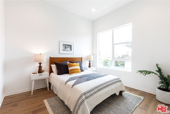 Building Photo - 4821 1/2 Craner Ave