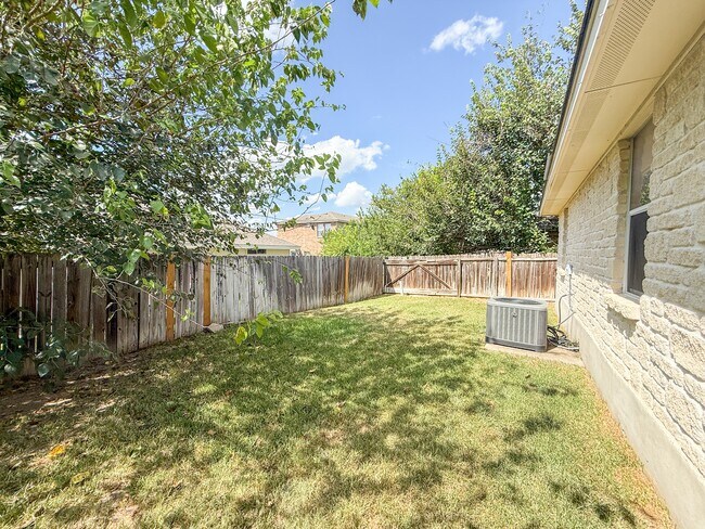 Building Photo - 3020 Pine Valley Dr