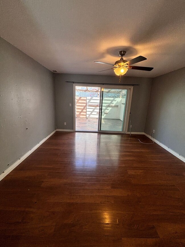 Building Photo - 2BD/2BA TOWNHOUSE FOR RENT IN CLAIREMONT! ...