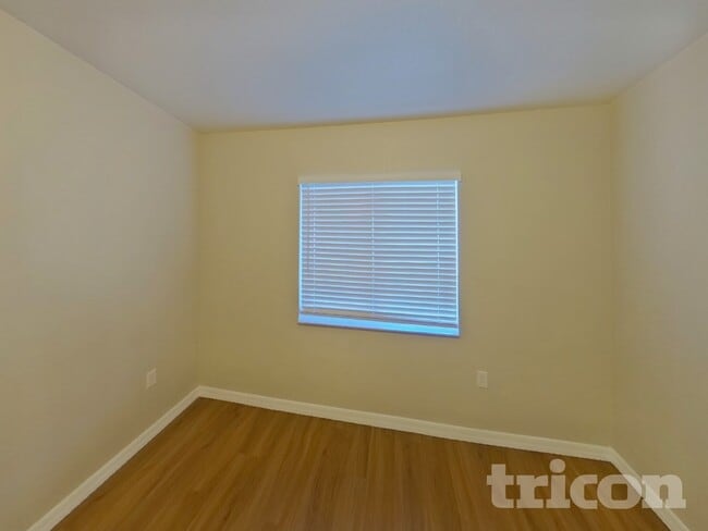 Building Photo - 184 Jennifer Dr