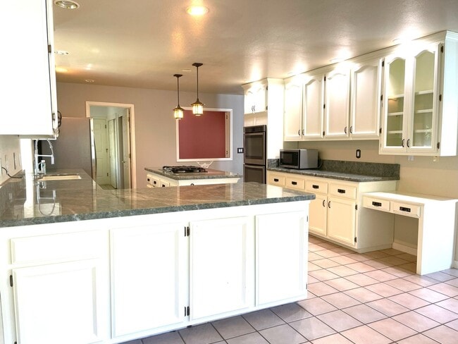 Building Photo - 3 bedroom, 2 bath home in Lake Wildwood, Penn Valley, CA 95946