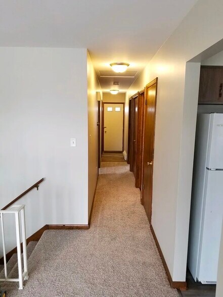 Building Photo - 9431 Kennedy Ave