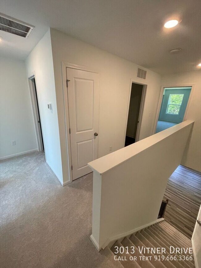 Building Photo - 3013 Vitner Dr