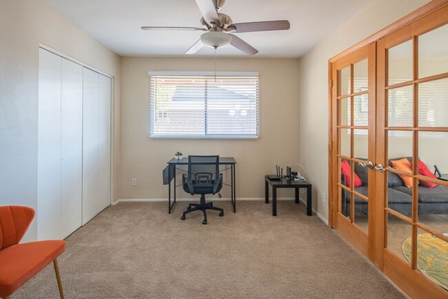 Building Photo - 1047 E Alameda Dr