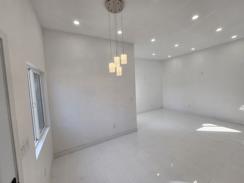 Primary Photo - 10343 Penrose St