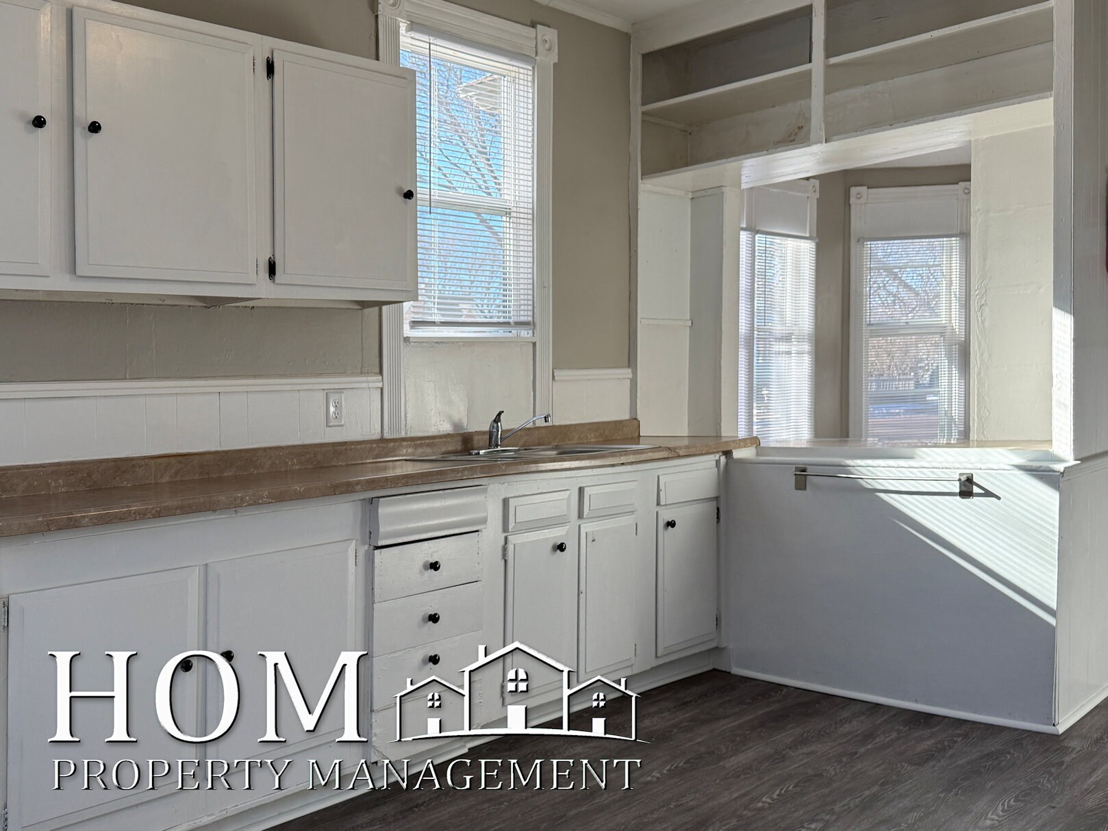 Building Photo - 229 Center St