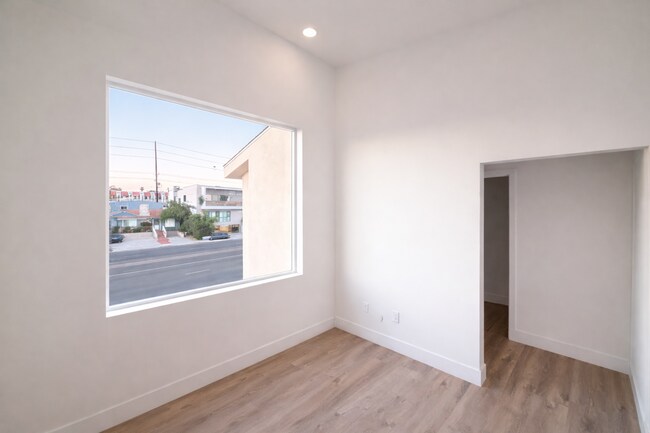 Building Photo - 2155 Balboa Ave