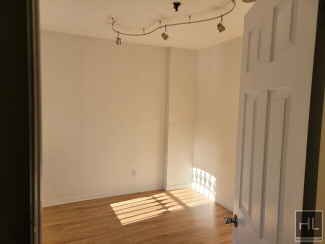 Primary Photo - 125 QUINCY STREET