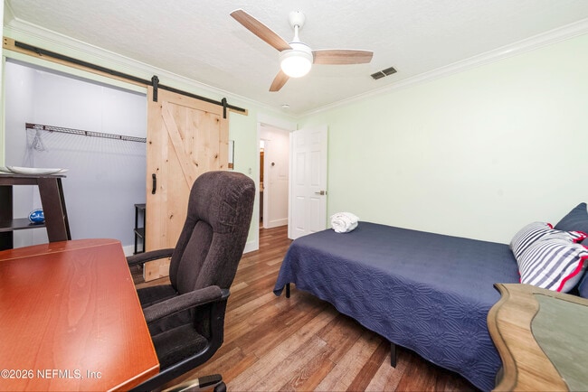 Building Photo - 506 Cali Dr