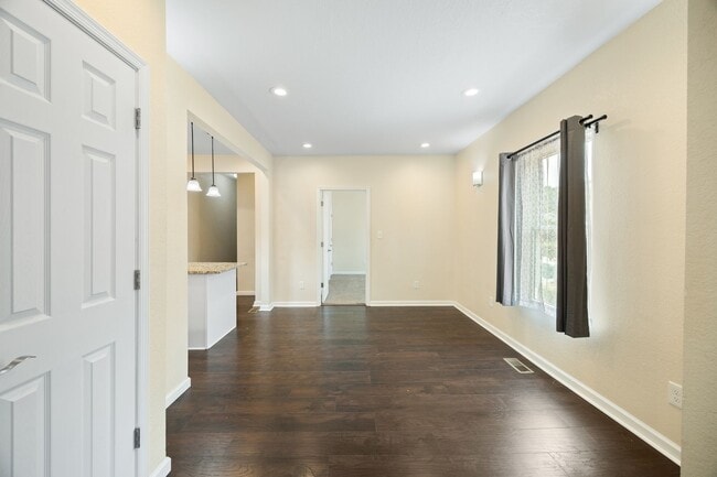 Building Photo - 831 W 35th St