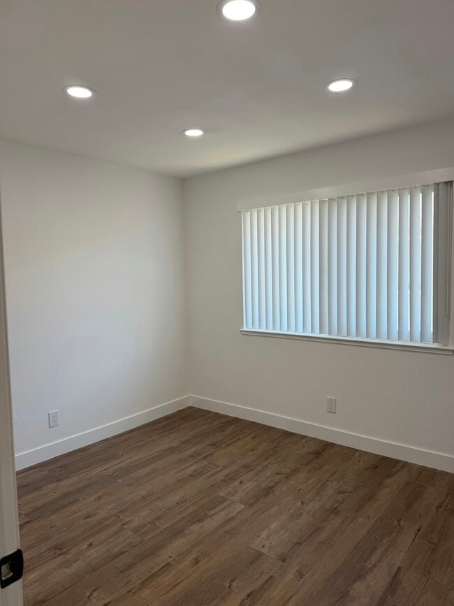 Building Photo - 5544 Keoncrest Cir