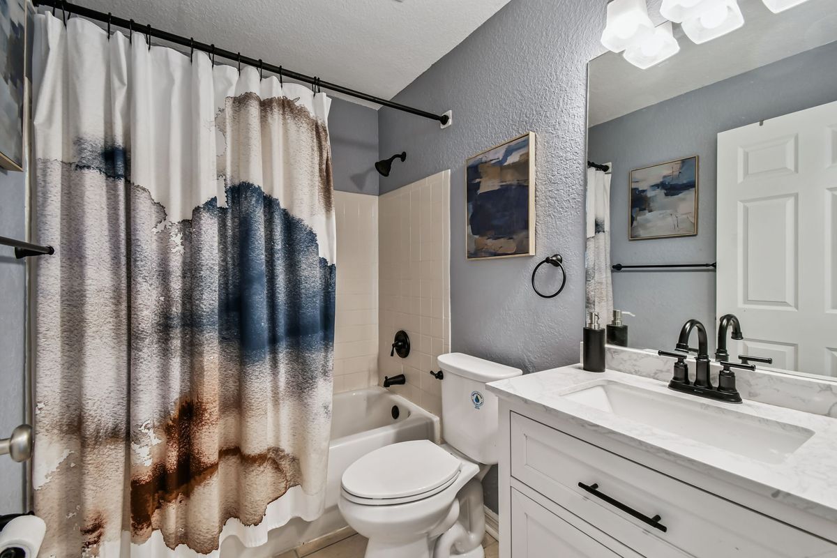 Building Photo - 1763 Montana Ave NE