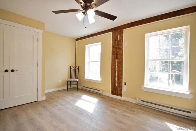 Building Photo - 162 Rockland Rd