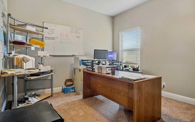 Building Photo - 2492 Bentridge Dr W