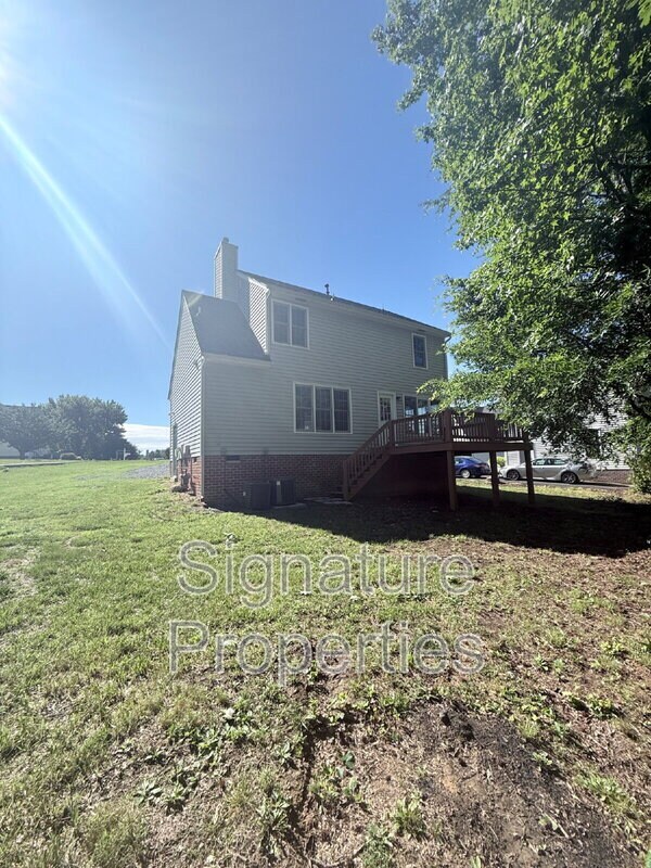 Building Photo - 12521 Hillgate Ln