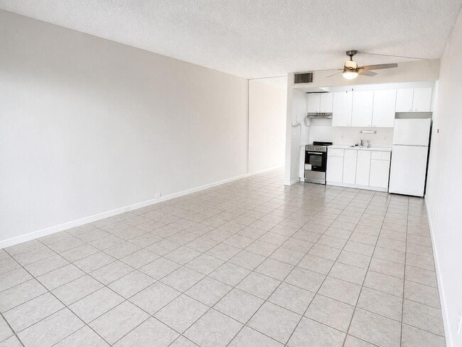 Building Photo - 1400 SW 124th Terrace