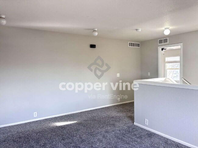 Building Photo - 160 Alyssum Dr