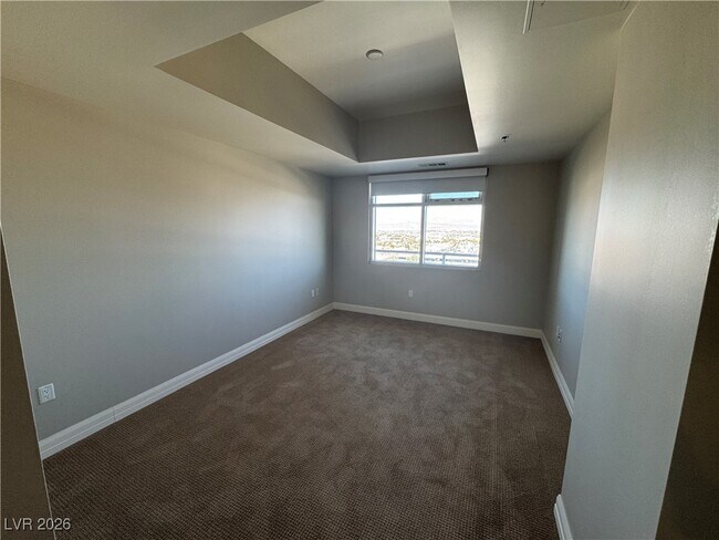 Building Photo - 150 S Las Vegas Blvd