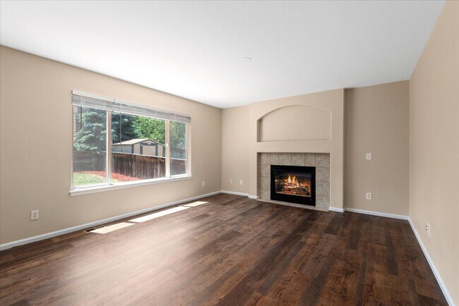 Building Photo - 9320 Cove Creek Dr