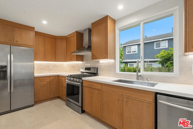 Building Photo - 12024 Alberta Dr