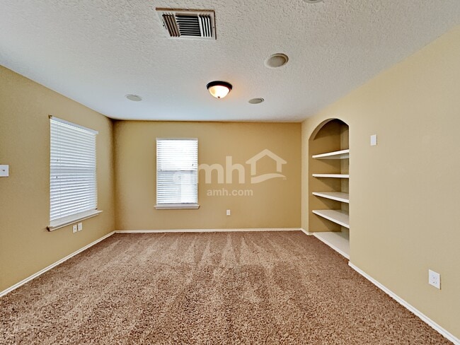Building Photo - 8410 Apache Bend