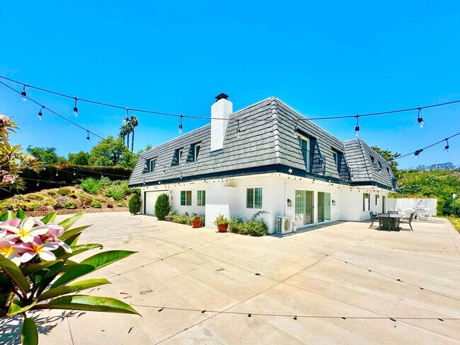 Building Photo - Breathtaking Custom Country Two-Story Home, Fully Remodeled & Beautifully Appointed on Private 20...