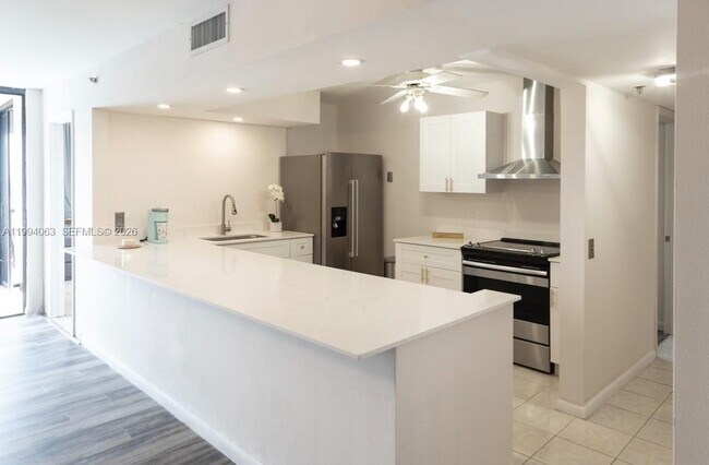 Building Photo - 105 Lake Emerald Dr