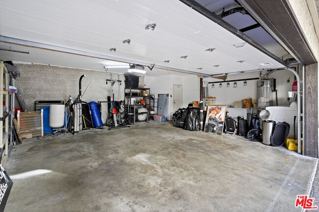 Building Photo - 5245 Coldwater Canyon Ave