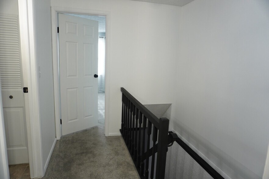 Building Photo - 25 Stillwood Cir