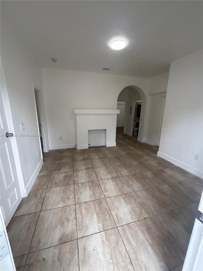 Building Photo - 1112 NW 5th St