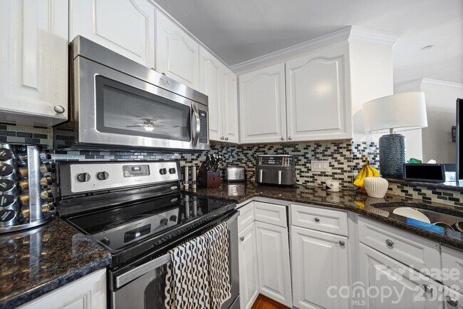 Building Photo - 18637 Vineyard Point Ln