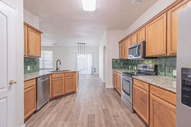 Building Photo - 213 Tapwood Ln