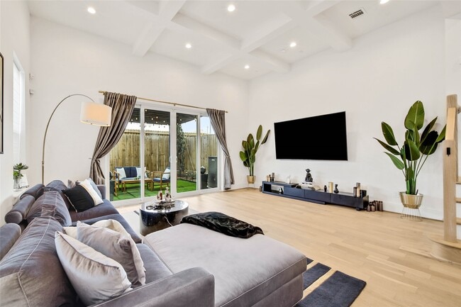 Building Photo - 1306 Laird St