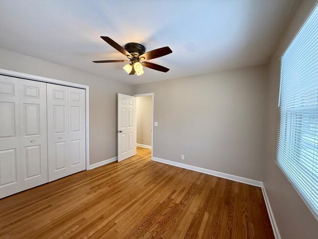 Building Photo - 746 N Glenwood Pl