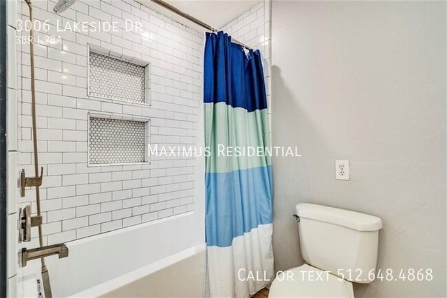 Building Photo - 3006 Lakeside Dr