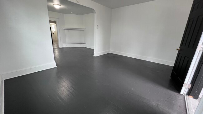 Building Photo - 1707 Holladay St