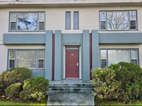 Building Photo - Upstairs apartment in downtown Santa Rosa!