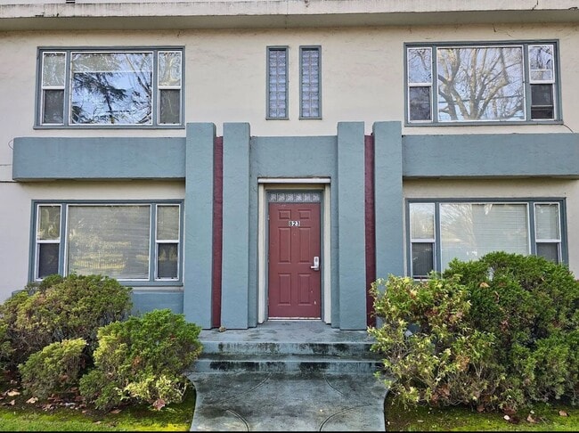 Primary Photo - Downstairs one bedroom apartment available in Four-Plex!