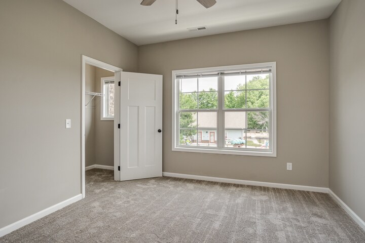 Building Photo - 140 Edgington Dr