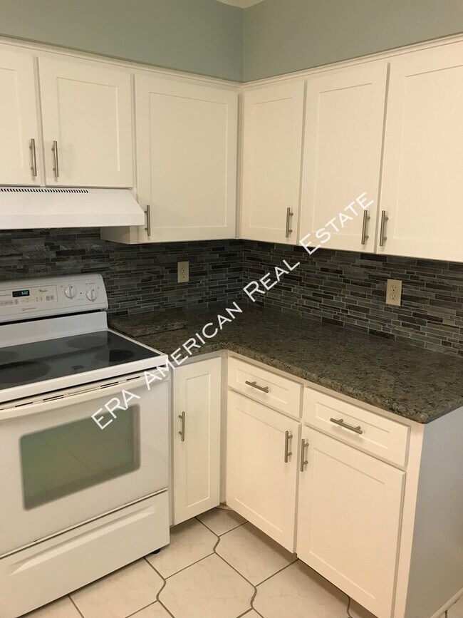 Building Photo - 912 Spruce Ct